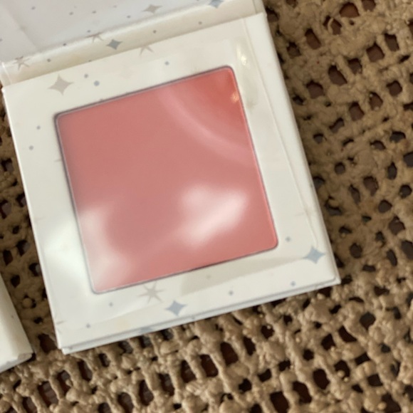 MOONSLICE BEAUTY PRESSED BLUSH IN GORGEOUS - Picture 4 of 6